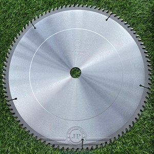 Lưỡi xẻ gỗ Japan 300mm 72T