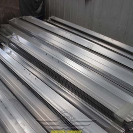 Thước Nhôm của Máy Đầm Thước Bê Tông dài 2m Loại Dày nặng 5.2kg
