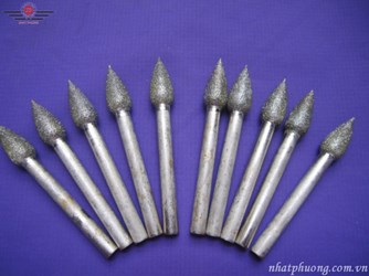 Mũi Khảm Đá Hình Bút Lông