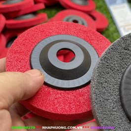 Xốp xám đánh bóng đá